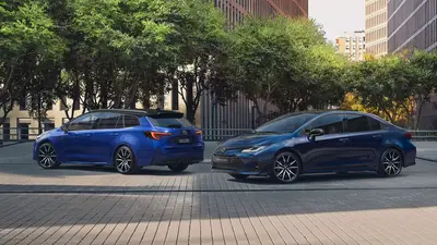 COROLLA SEDAAN JA TOURING SPORTS